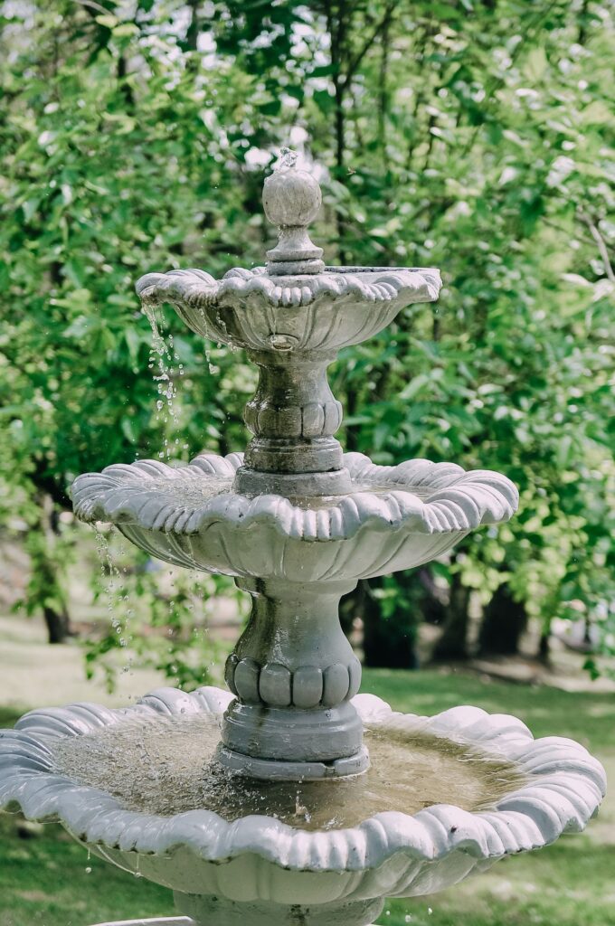 Which Outdoor Fountain Style Works Best for Large Gardens? 1 pexels caique gomes 1799185735 34705787