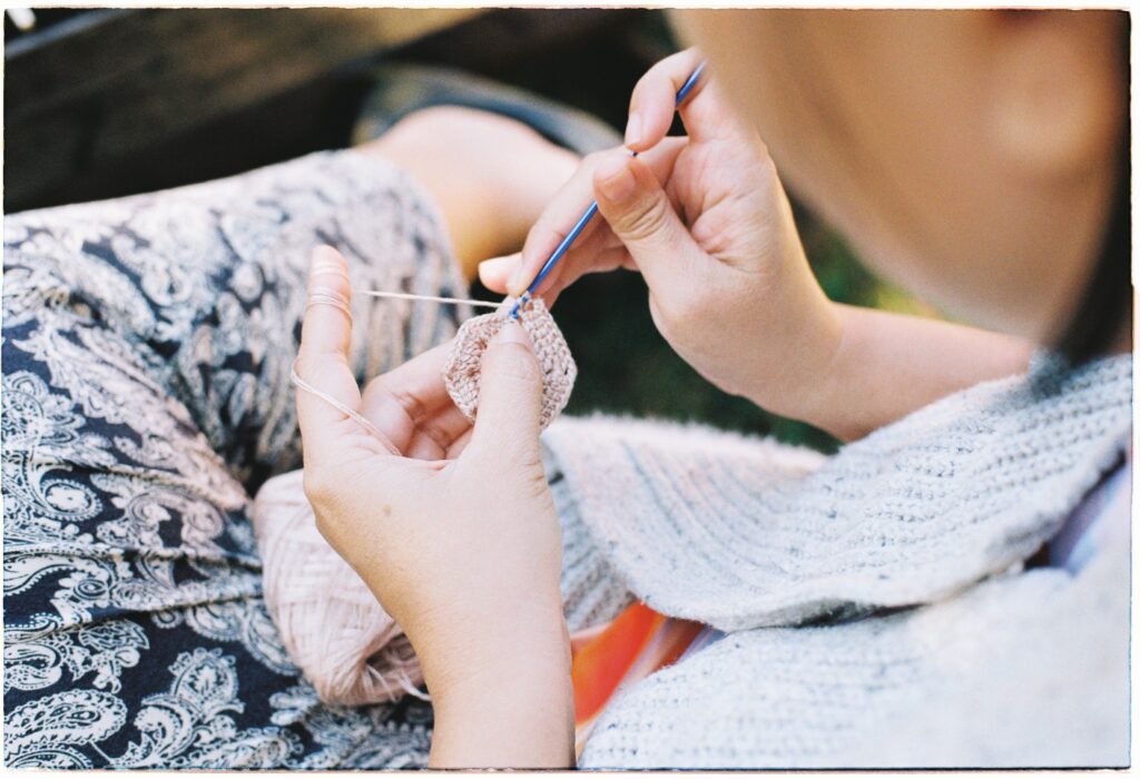 12 Hobbies Your Grandparents Enjoyed That Young People Rarely Try 1 Crocheting